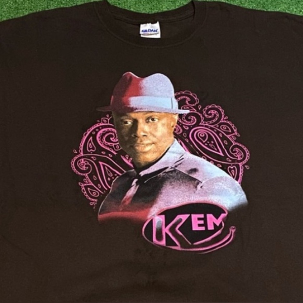 Vintage Kem Smooth R&B Soul Brown Violet Size XL 2000s Y2K T-Shirt Kemistry
